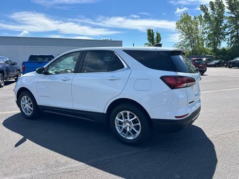 Used 2024 Chevrolet Equinox LT w/ LPO, Floor Liner Package AWD/4WD image 7