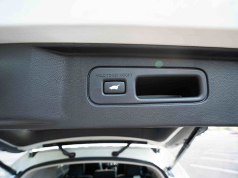 New 2025 Honda Pilot Touring image 29