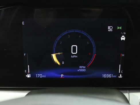 Used 2024 Chevrolet Trax LT w/ Driver Confidence Package FWD image 15