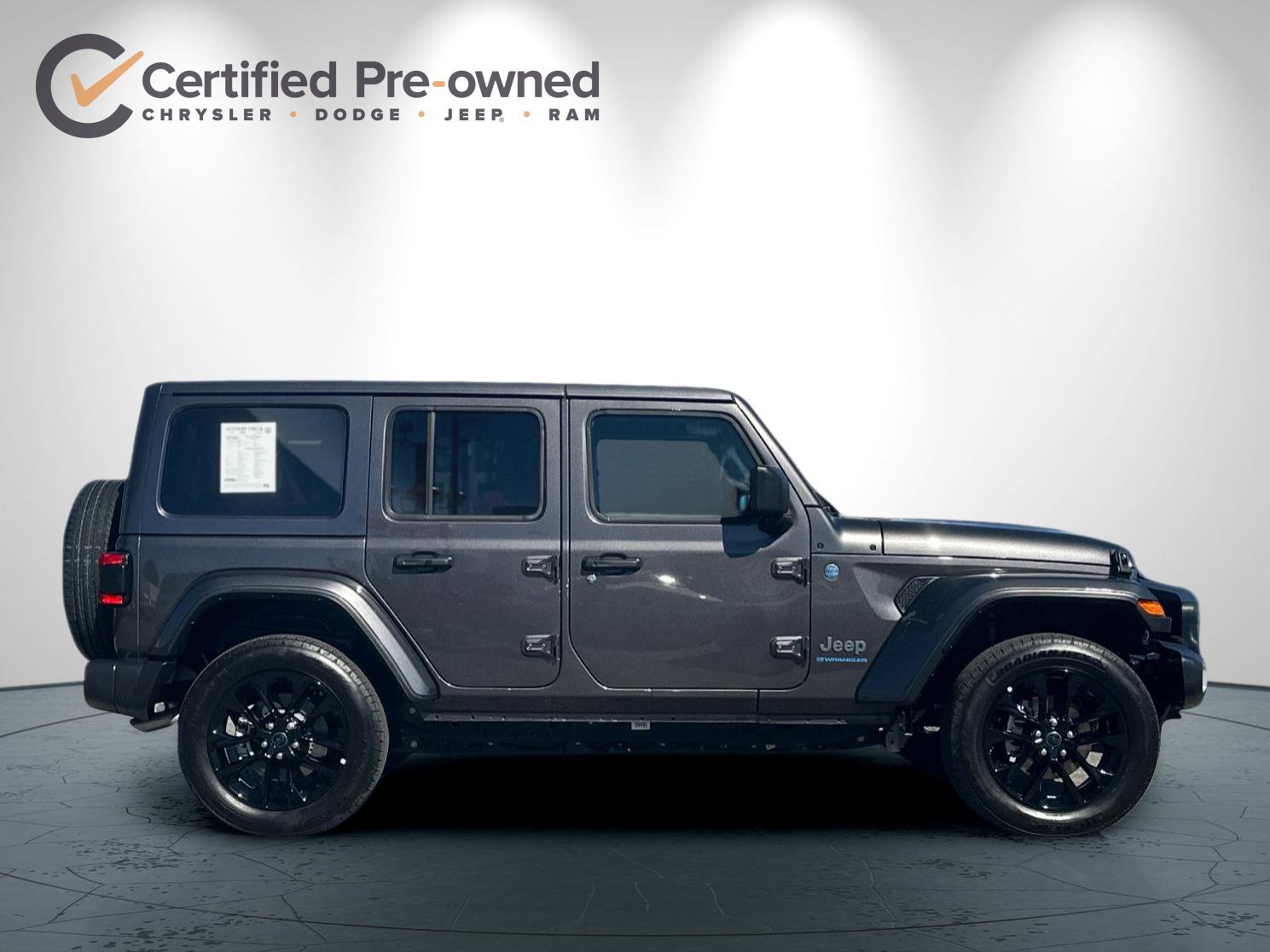 Certified 2025 Jeep Wrangler Unlimited Sahara w/ Safety Group AWD/4WD image 3