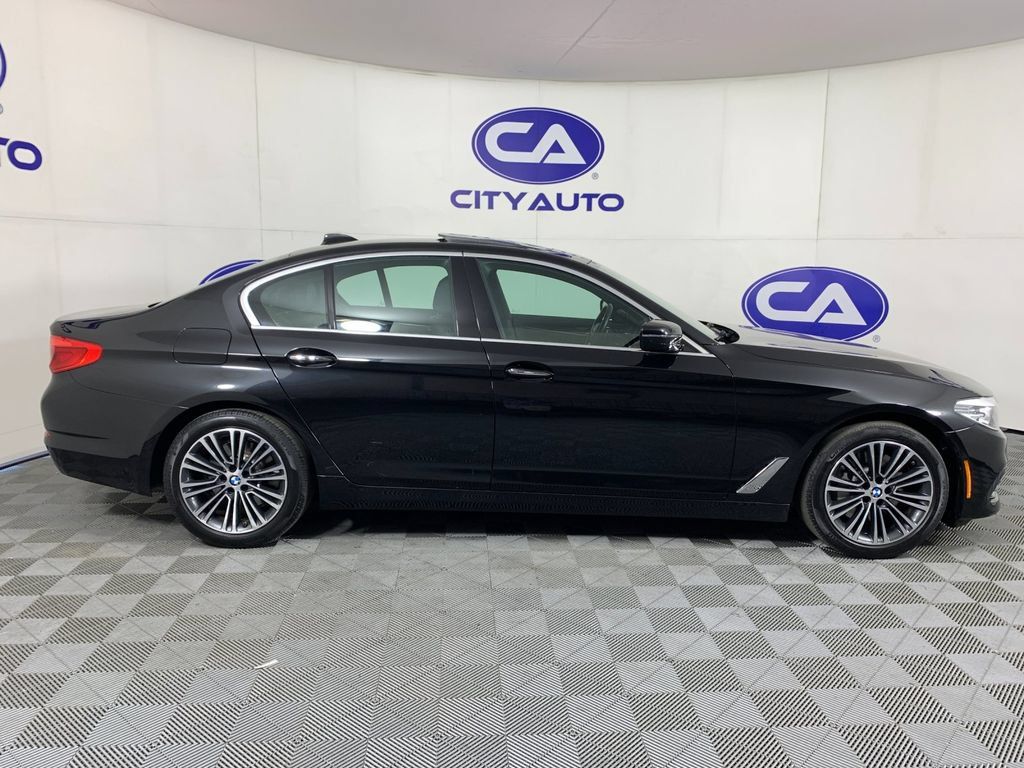 Used 2018 BMW 530i xDrive AWD/4WD image 2