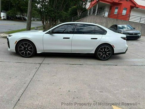 Used 2024 BMW i7 M70 w/ Premium Package AWD/4WD image 4