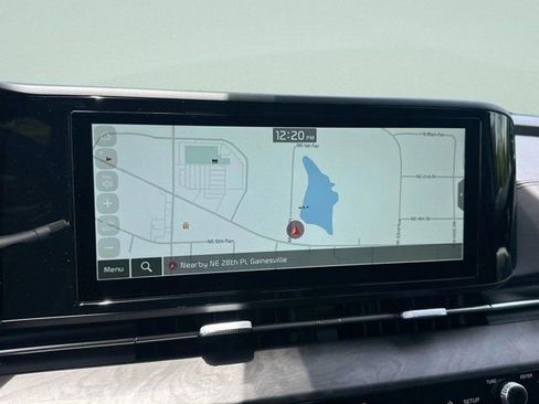 Used 2024 Kia Carnival EX FWD image 20