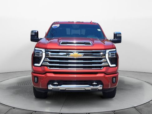 Used 2025 Chevrolet Silverado 2500 High Country w/ High Country Premium Package AWD/4WD image 2