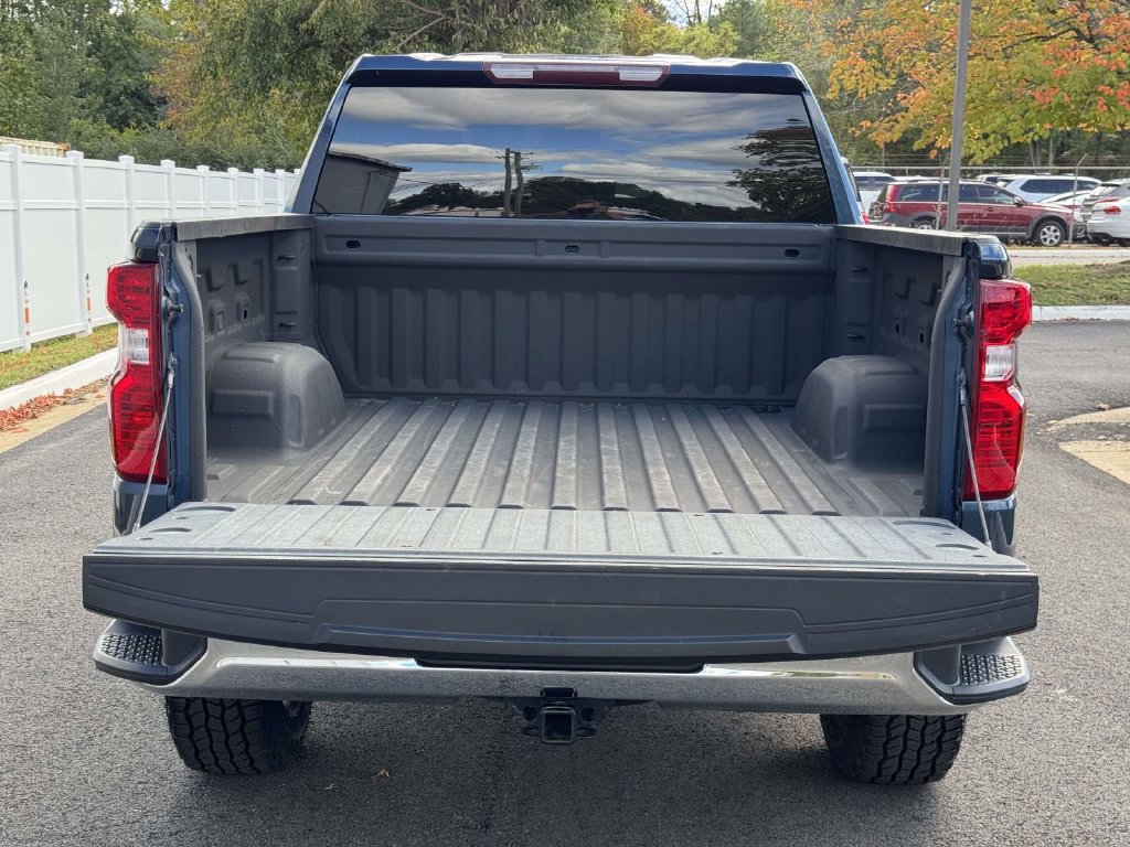 Used 2021 Chevrolet Silverado 1500 LT AWD/4WD image 17