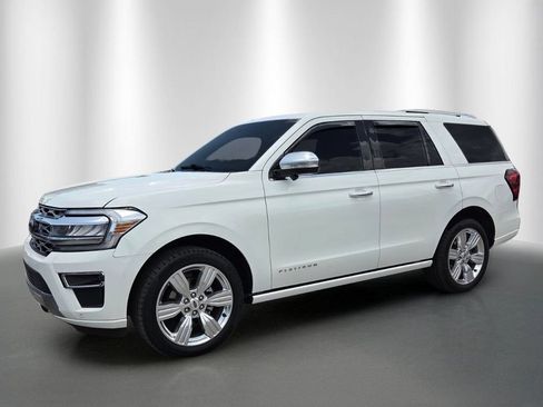 Used 2023 Ford Expedition Platinum AWD/4WD image 2