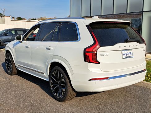 New 2026 Volvo XC90 T8 Plus AWD/4WD image 4