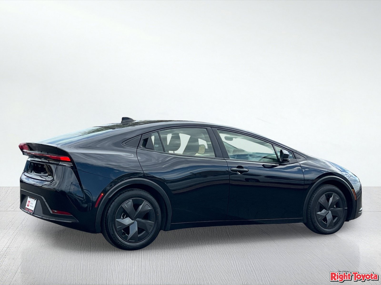 Certified 2024 Toyota Prius LE FWD image 7