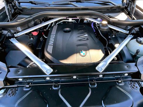 Used 2024 BMW X7 xDrive40i image 64