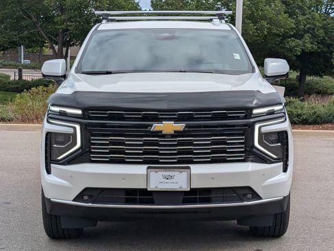 Used 2025 Chevrolet Tahoe High Country AWD/4WD image 9