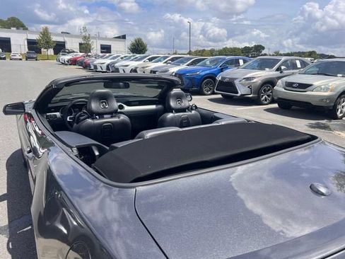 Used 2020 Ford Mustang Premium RWD image 29