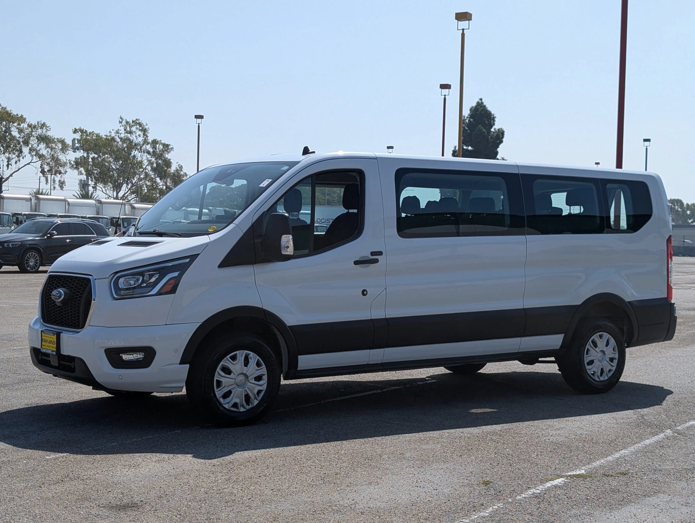 Used 2023 Ford Transit 350 XLT RWD image 5