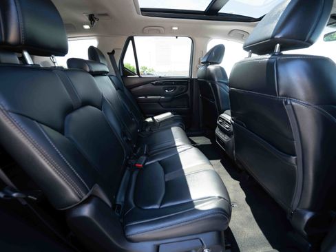 Used 2025 Honda Pilot Touring image 25