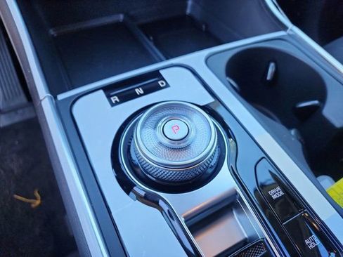 New 2026 Kia Carnival EX FWD image 21