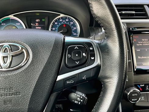 Used 2015 Toyota Camry XLE w/ Moonroof Package FWD image 21
