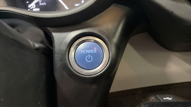 Used 2023 Toyota Sienna XLE FWD image 20