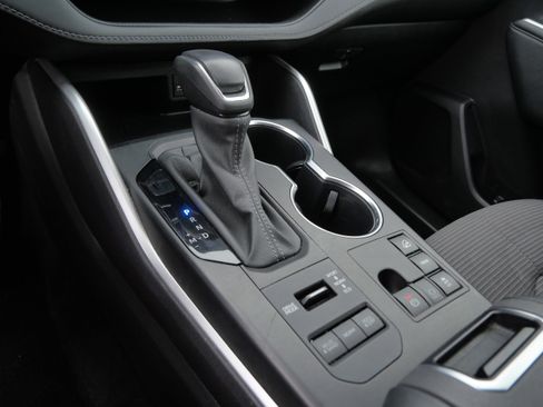 Certified 2024 Toyota Highlander LE image 25