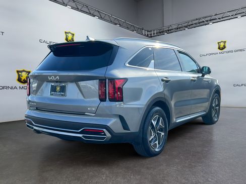 Used 2023 Kia Sorento EX w/ Panoramic Sunroof Package image 5