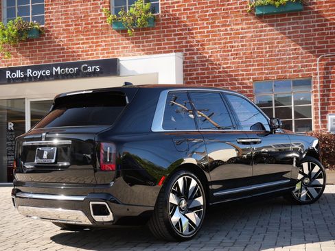New 2026 Rolls-Royce Cullinan image 2