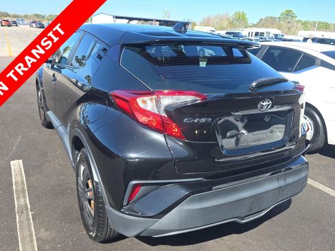 Used 2021 Toyota C-HR LE image 4