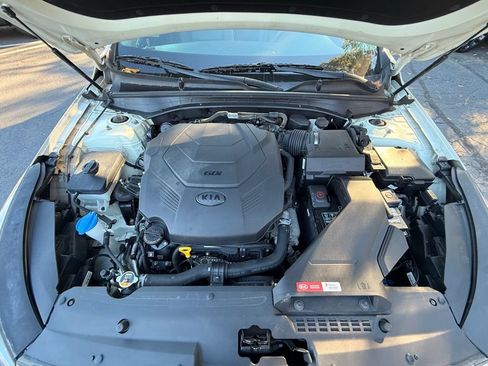 Used 2019 Kia Cadenza Technology FWD image 12