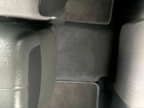 Used 2011 Kia Sorento 2WD w/ Convenience Pkg image 8
