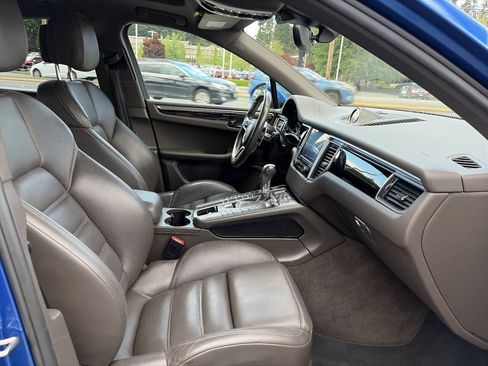 Used 2018 Porsche Macan AWD/4WD image 19