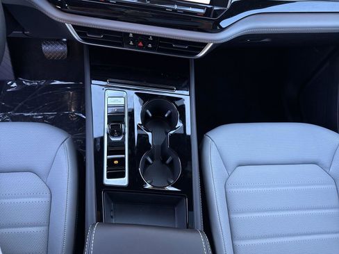 New 2025 Volkswagen Atlas Cross Sport SEL image 24