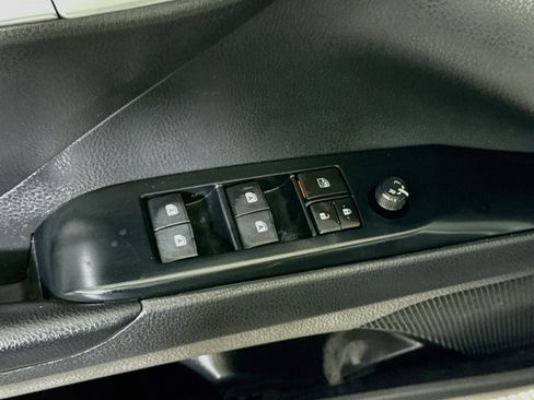 Used 2018 Toyota Camry LE w/ Protection Package (Q2) FWD image 23