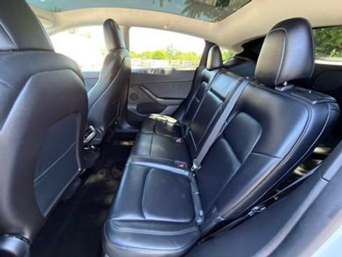 Used 2020 Tesla Model Y Long Range AWD/4WD image 24