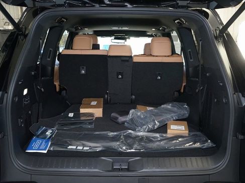 Used 2026 Lexus LX 600 4WD w/ Accessory Package (2T) image 37