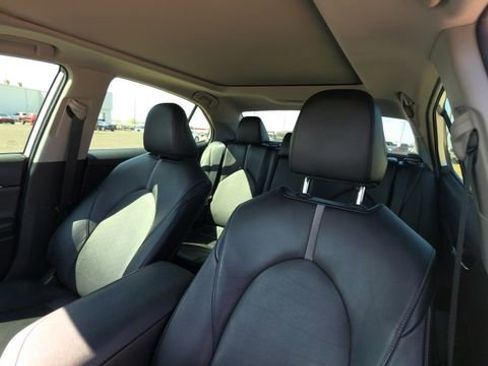 Used 2021 Toyota Camry XSE image 14