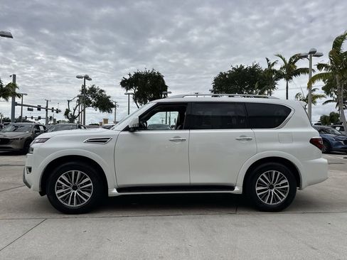 Used 2024 Nissan Armada SL w/ Captain's Chairs Package AWD/4WD image 27
