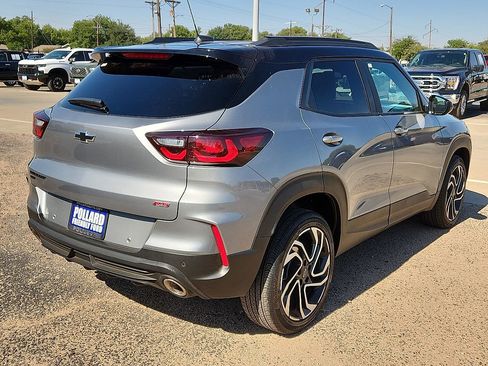 Used 2025 Chevrolet TrailBlazer RS w/ Convenience Package AWD/4WD image 3