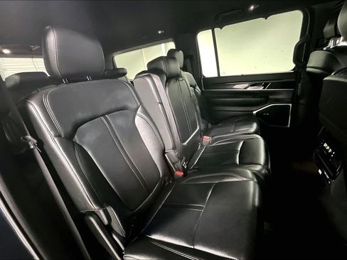 Used 2023 Jeep Wagoneer 4WD w/ Convenience Group I image 34