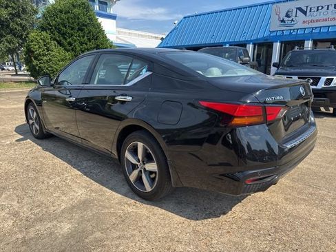 Used 2019 Nissan Altima 2.5 SL AWD/4WD image 7