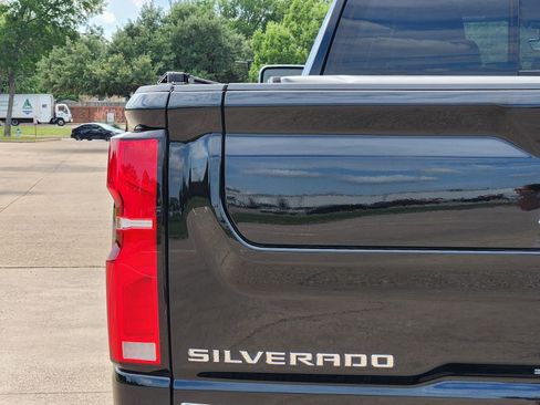 Used 2026 Chevrolet Silverado 2500 LTZ w/ LTZ Premium Texas Edition AWD/4WD image 15