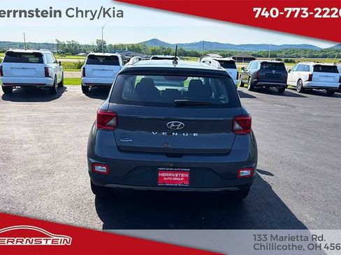 Used 2024 Hyundai Venue SEL FWD image 26