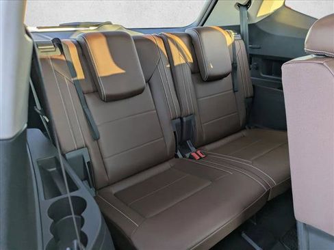 Used 2023 Volkswagen Atlas SE w/ Panoramic Sunroof Package image 21