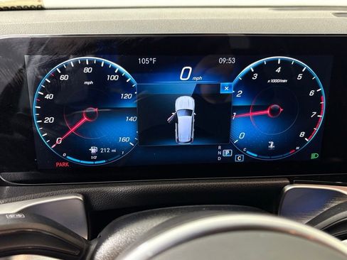 Used 2022 Mercedes-Benz GLB 250 image 22