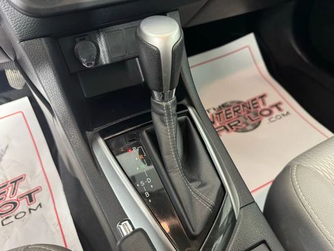 Used 2015 Toyota Corolla LE image 21