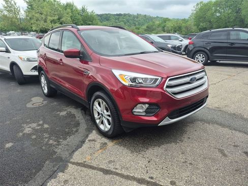 Used 2017 Ford Escape SE w/ Equipment Group 201A AWD/4WD image 5