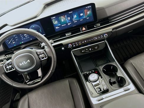 Used 2025 Kia Carnival SX w/ SX Dark Edition Package FWD image 19