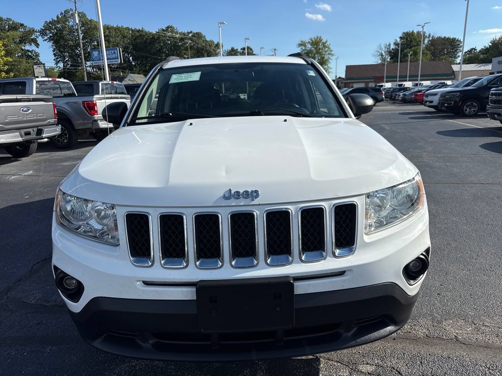 Used 2011 Jeep Compass Latitude AWD/4WD image 3