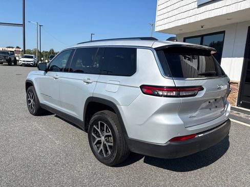 Used 2023 Jeep Grand Cherokee L Limited AWD/4WD image 7