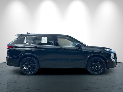 Used 2022 Mitsubishi Outlander SE AWD/4WD image 3