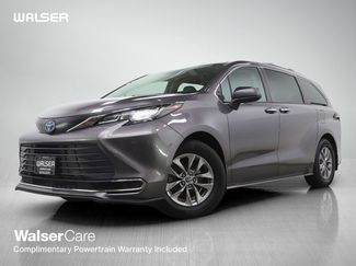 Used 2022 Toyota Sienna XLE FWD video 1