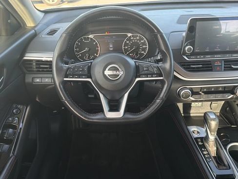Used 2024 Nissan Altima 2.5 SR FWD image 15