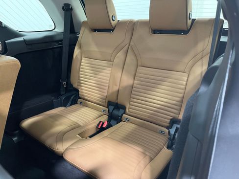 Used 2018 Land Rover Discovery HSE AWD/4WD image 29