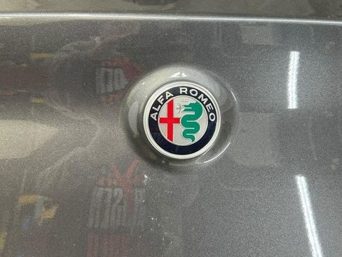 Used 2022 Alfa Romeo Stelvio Veloce image 11